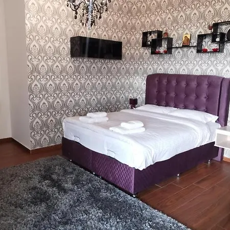 Twin * Mamaia